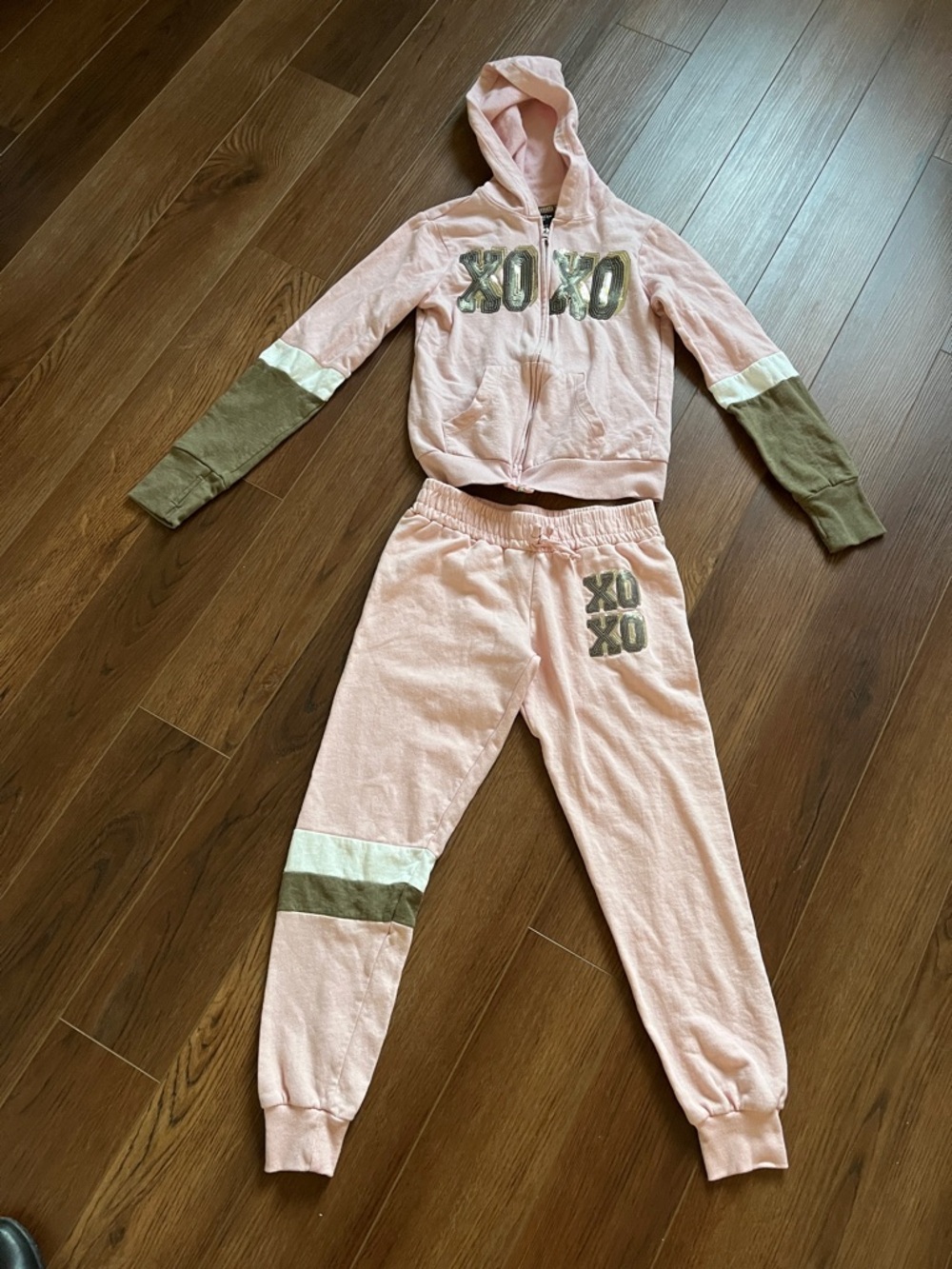 XOXO girls hoodie and sweatpants